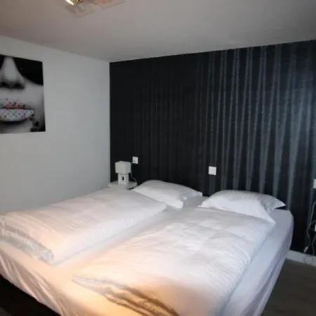 Apartman Sleeps 8 Wifi *