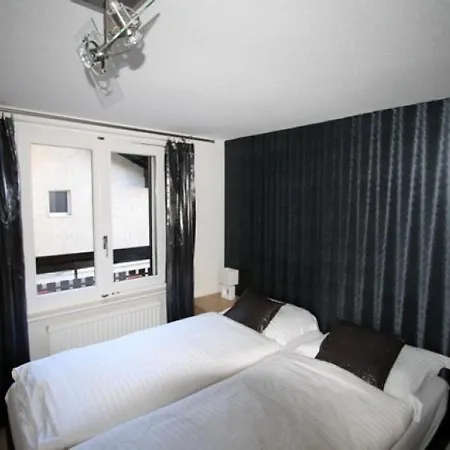 Apartment Sleeps 8 Wifi