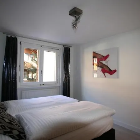 Sleeps 8 Wifi *